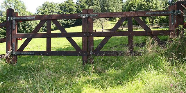 Wooden gates - Enclosures & Gates
