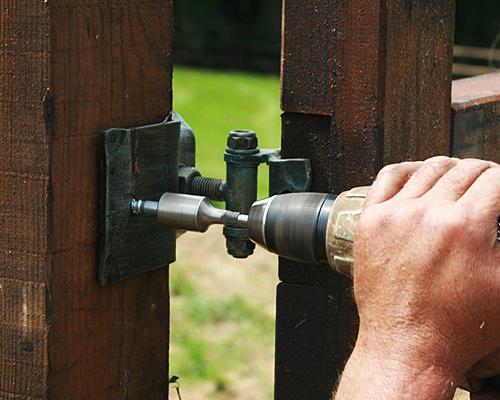 poser une cloture en bois - 10 choses auxquelles il faut penser avant de construire une clôture en bois