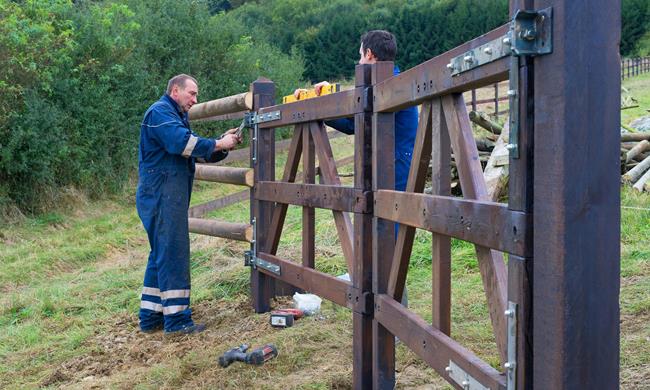 Installation - Enclosures & Gates